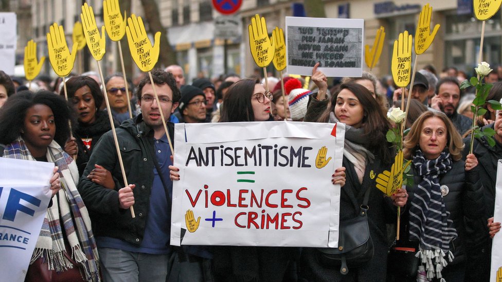 Protesta contra el antisemitismo en París