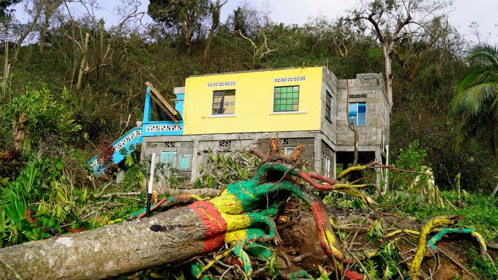 Oštećena kuća na ostrvu Grenada