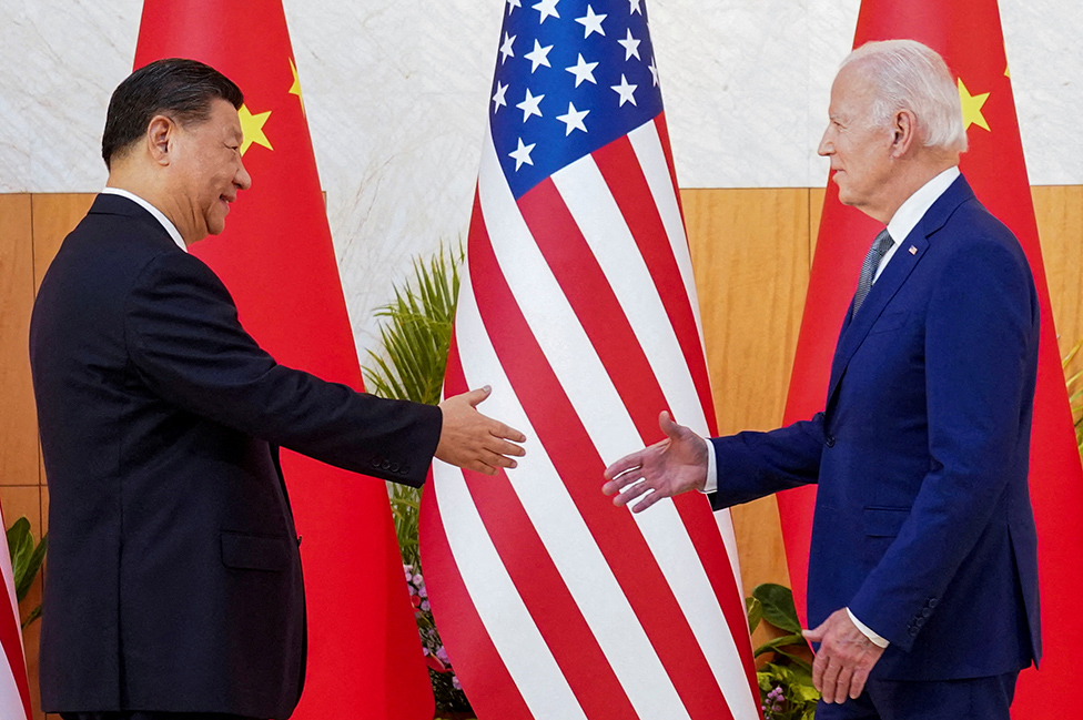 El presidente de Estados Unidos, Joe Biden, se reúne con el presidente chino, Xi Jinping, al margen de la cumbre de líderes del G20 en Bali, Indonesia, el 14 de noviembre de 2022.