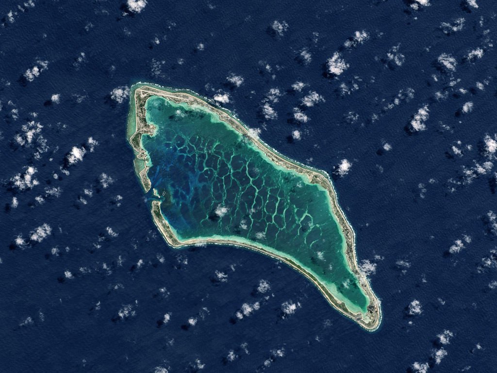 坎頓（Kanton）島位於夏威夷西南方約3000公里處。