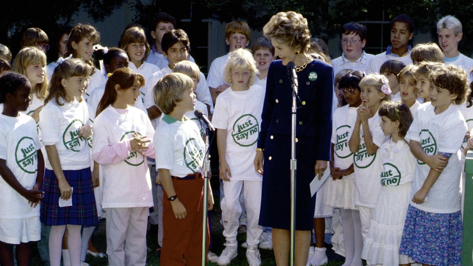美國前第一夫人南希·里根(Nancy Reagan)領導的"對毒品說不"運動,這是里根政府"毒品戰"的一部分。