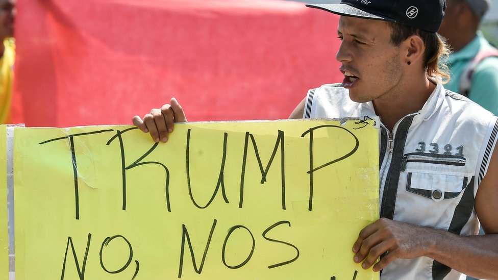 Manifestante venezolano a favor de Estados Unidos
