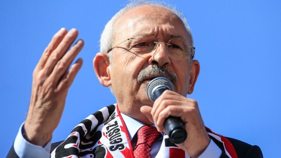 Chairman of the Republican People's Party (CHP) Kemal Kilicdaroglu addresses the crowd during a campaign rally ahead of 31 March local elections, in Turgutlu district of Manisa, Turkey on 29 March 2019