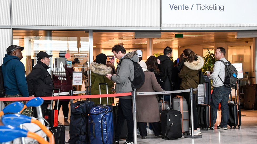 Filas en aeropuerto