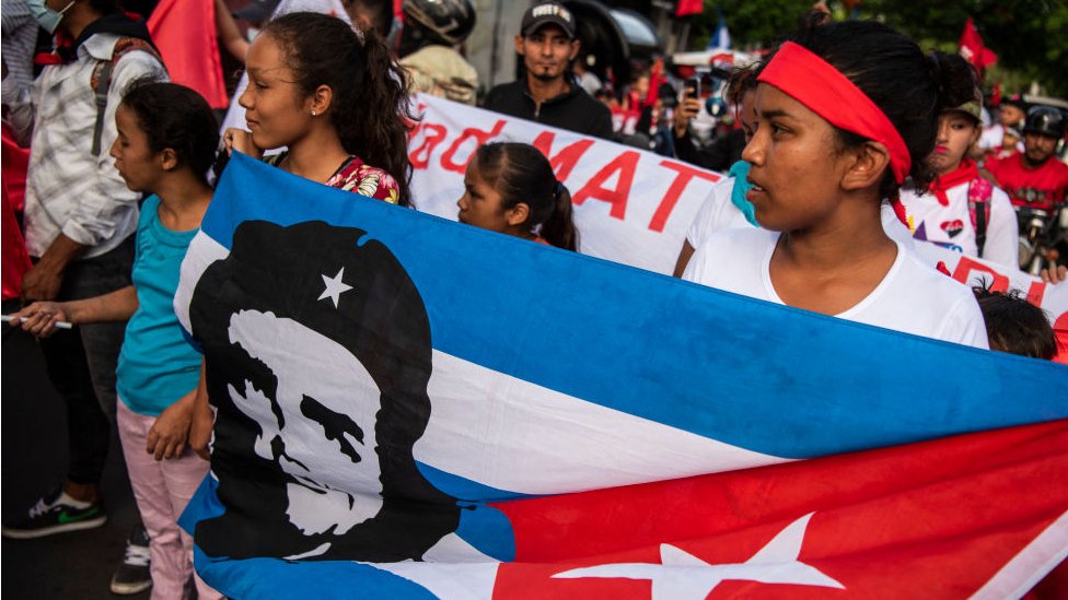 Marcha por el aniversario de la Revolución Sandinista en Nicaragua