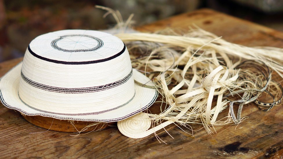Las fibras vegetales con las que se elabora el sombrero pintao provienen de cinco clases de plantas y barro. (Foto: MICI / Unesco) Sombrero pintao (Foto: MICI / Unesco)