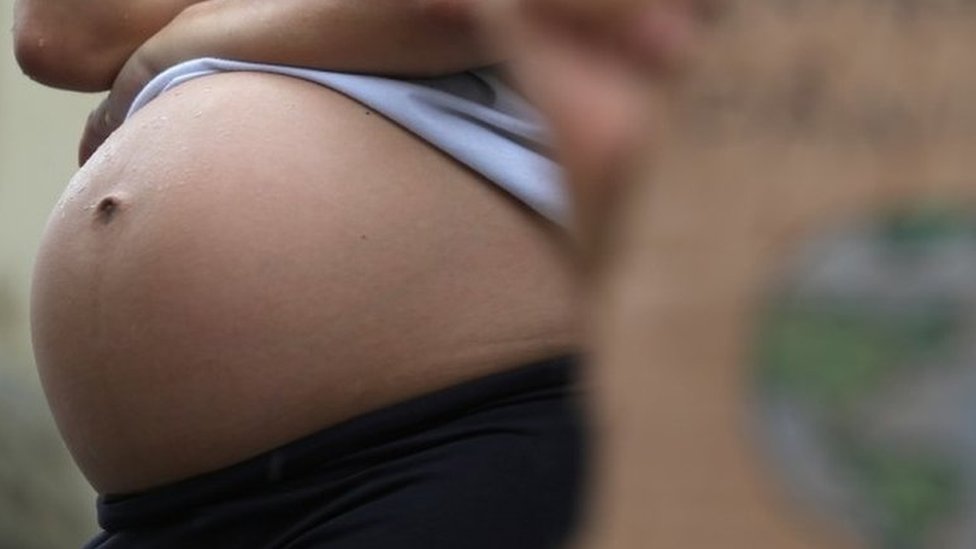 Mujer embarazada NO USAR. BBC. 