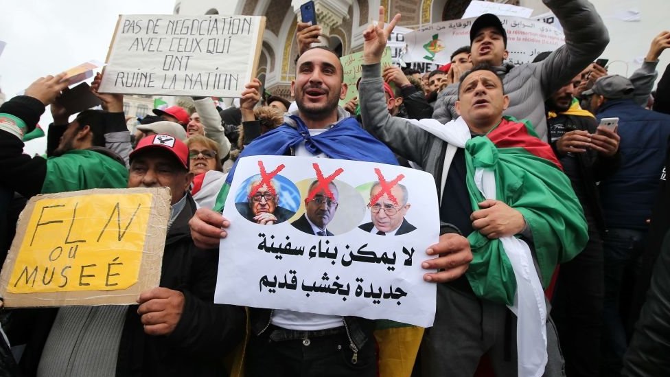 المتظاهرون الجزائريون في 22 مارس/آذار 2019