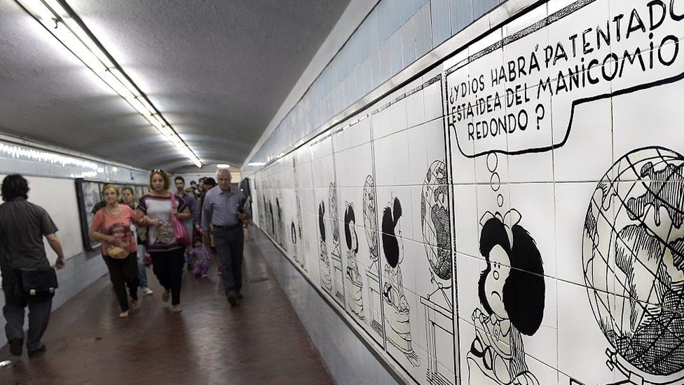 Murales de Mafalda en el metro de Buenos Aires.