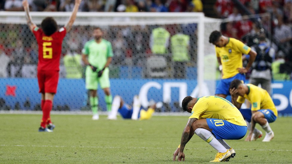 Brasileños se lamentan tras la derrota