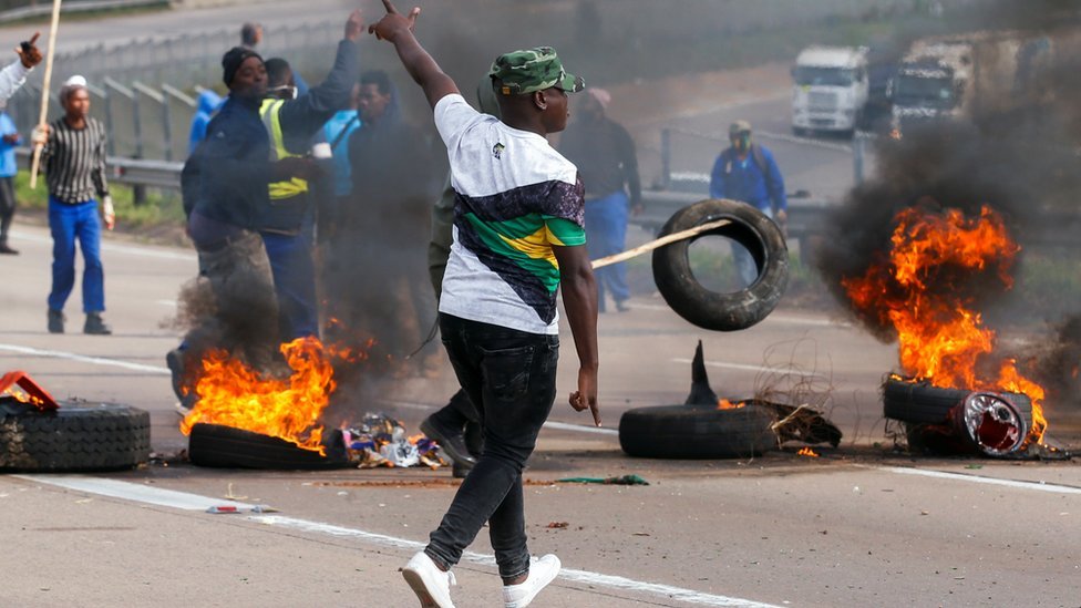 احتجاجات في جنوب أفريقيا