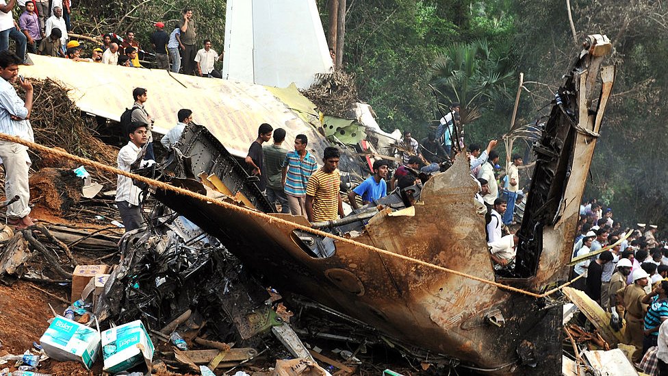 Imágenes del accidente de avión en 2010.