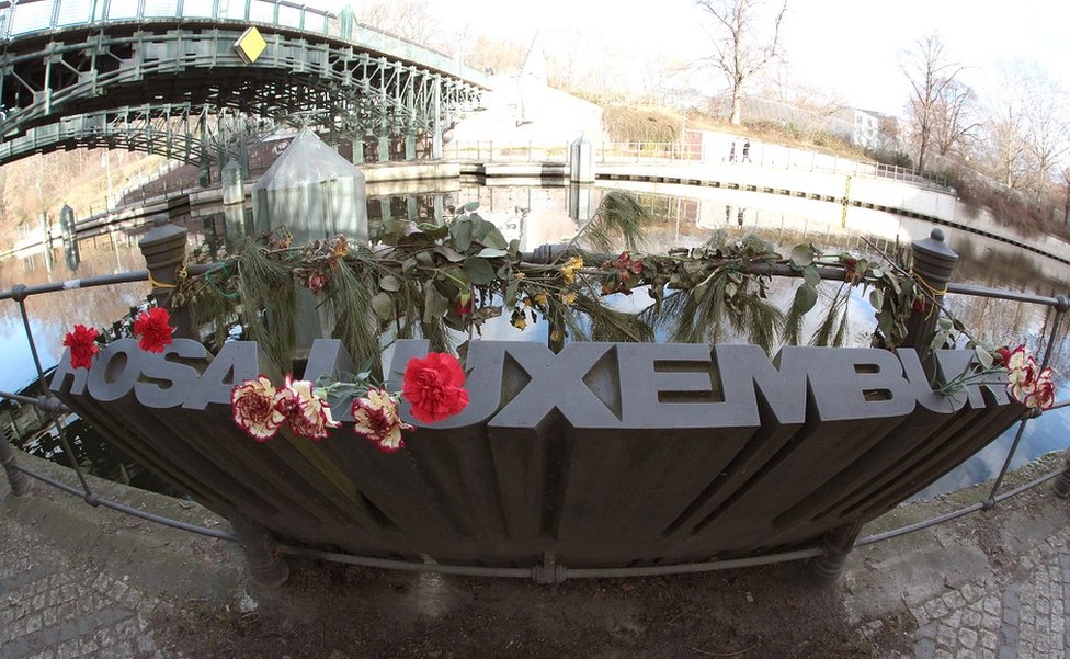 Berlin: Flowers at Rosa Luxemburg memorial
