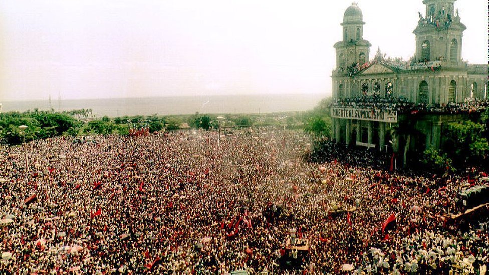 Celebración de 13 aniversario de la Revolución sandinista, en 1993.