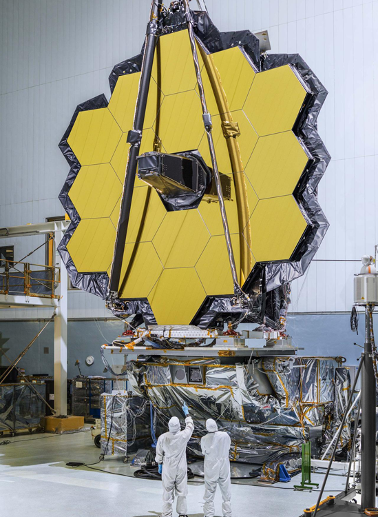 Espejo primario del telescopio James Webb con 18 espejos hexagonales