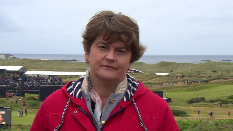 Арлин Фостер выступала на канале BBC Sunday Politics из Портраша, где проводится Открытый турнир по гольфу