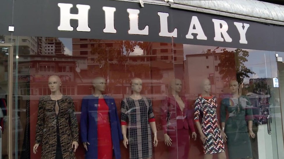 Hillary Clinton fashion on point in Kosovo BBC News