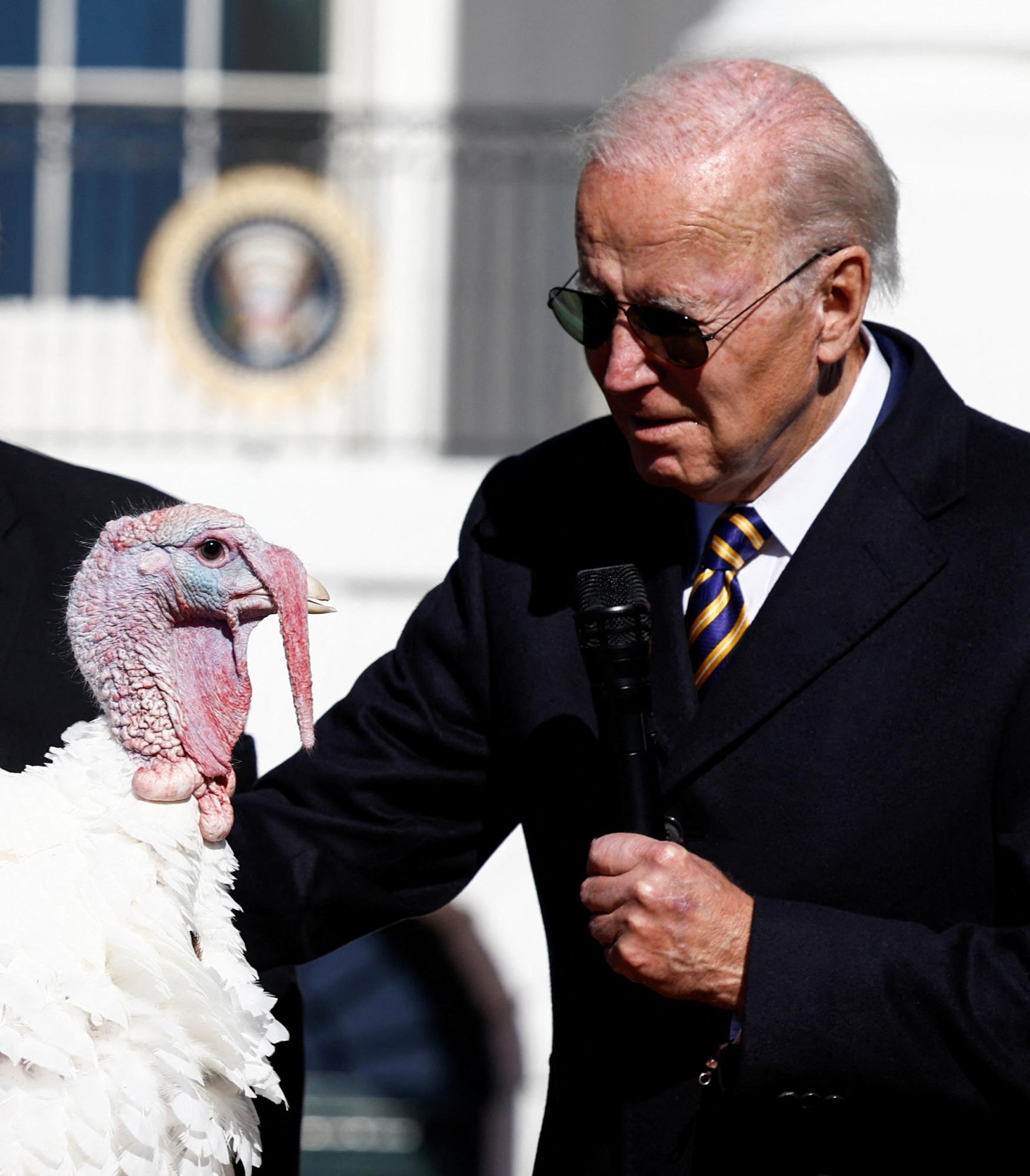 الرئيس الأمريكي، جو بايدن، في احتفالات عيد الشكر في البيت الأبيض