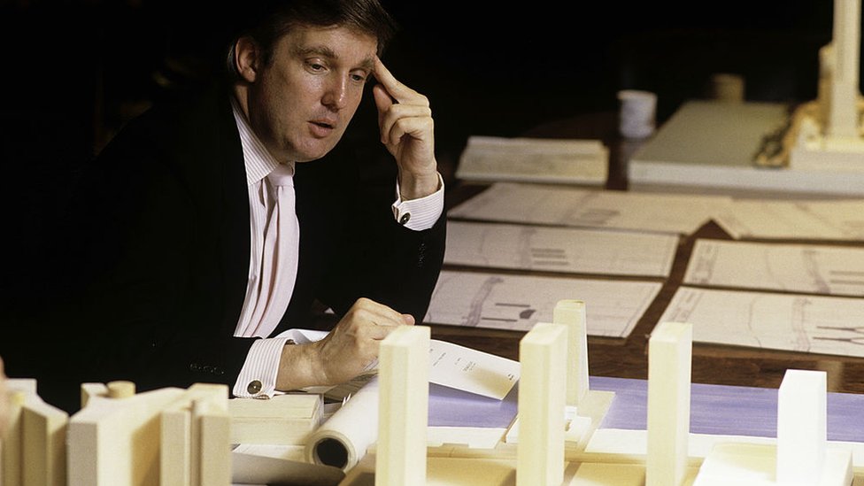 Trump en una reunión de negocios de su empresa en 1987.