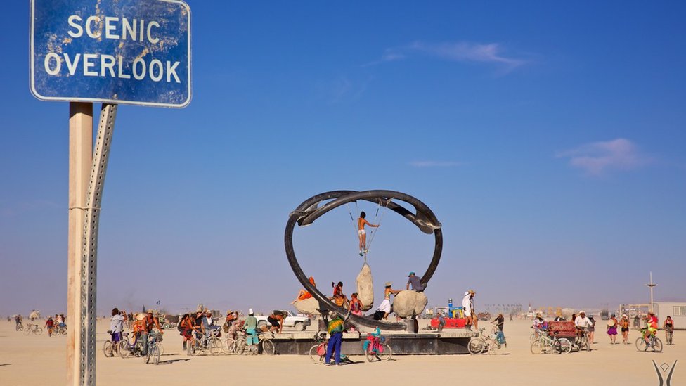 Инсталляция в Центральном лагере, Burning Man