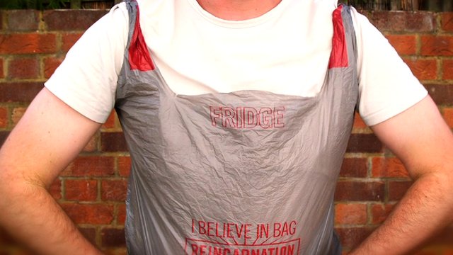 Will plastic bags go out of fashion? - BBC News