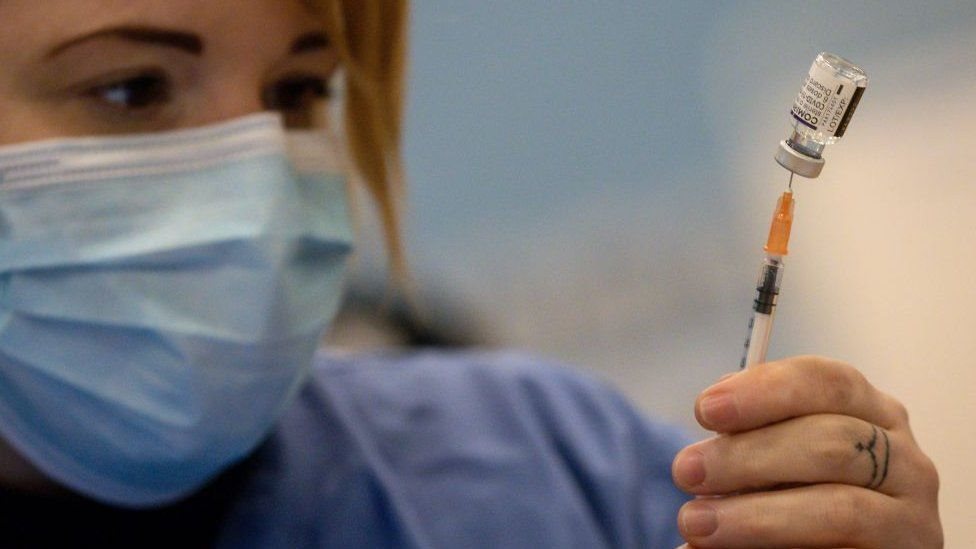 صنّفت منظمة الصحة العالمية المتحور الجديد لفيروس كورونا أوميكرون بـ "المثير للقلق"