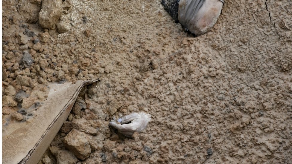 الاستخبارات السرية الجيدة يمكنها المساعدة في ترويض الطغاة ـ في التايمز 4 بلدة بوكا الأوكرانية