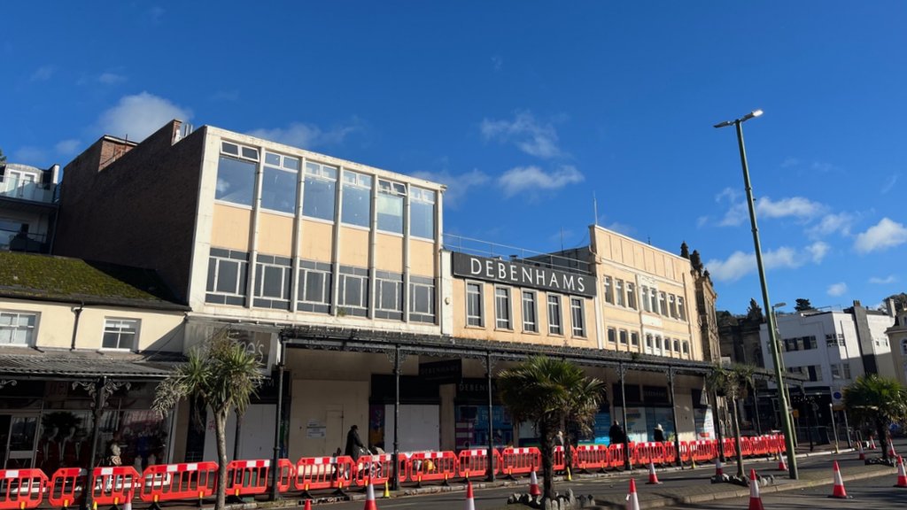 The Strand (Debenhams) - Torbay Council