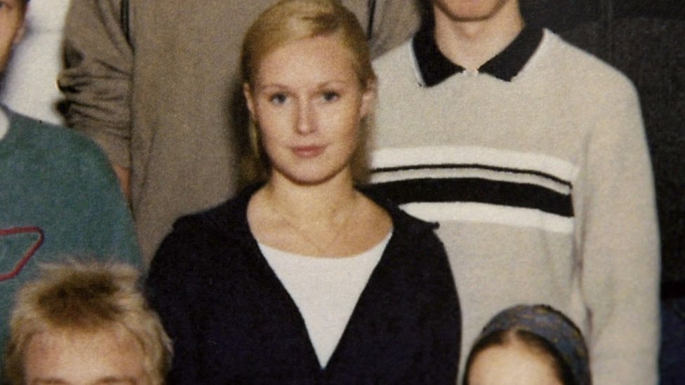Санна Марин молодая со светлыми волосами