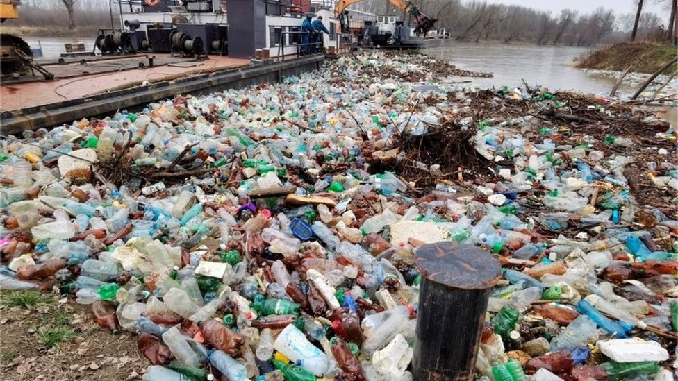 Plastik atıklar: AB üyelerinden Türkiye dahil birçok ülkeye ihraç edilen  atıkları 'izlemek zor'