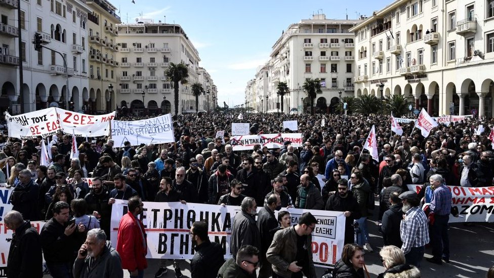 Hiljade ljudi na ulicama Soluna