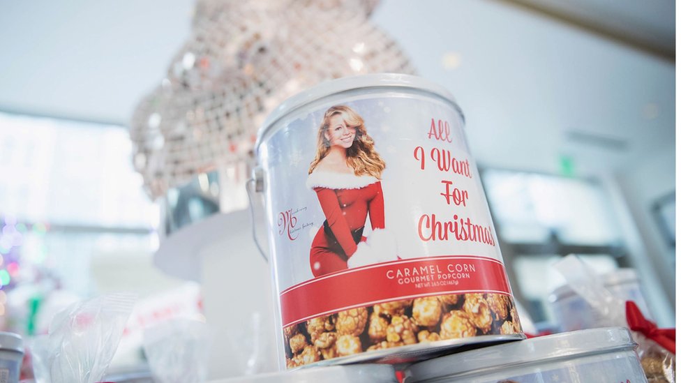 Productos de Navidad con el rostro de Mariah Carey