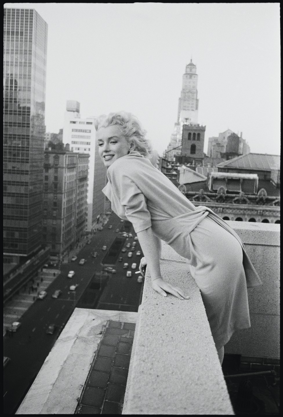 Monroe en el balcón del Hotel Ambassador, en marzo de 1955, en la ciudad de Nueva York.