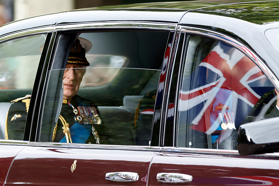Raja Charles menuju Westminster Abbey, 19 September 2022