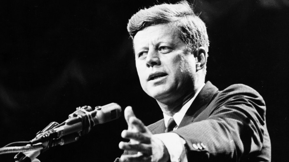 John Kennedy en un discurso
