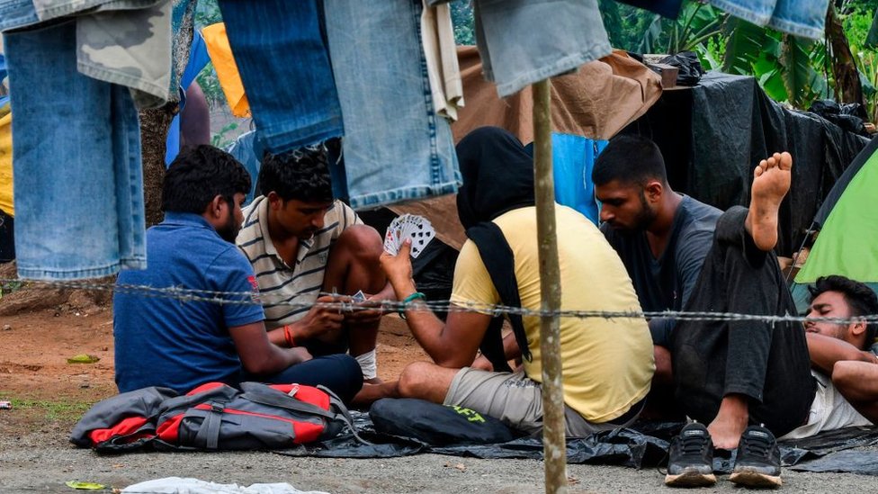 Migrantes indios en un campamento humanitario en Panamá en 2019