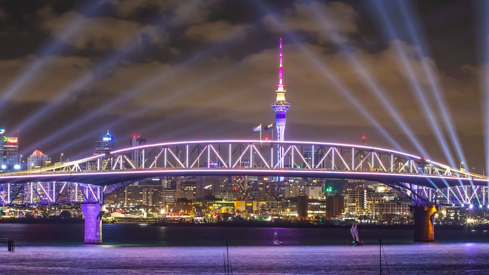 Espectáculo de luces en Auckland, capital de Nueva Zelanda.