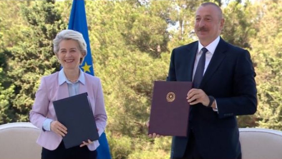 Ursula von der Leyen Bakıda: Avropa Azərbaycanı "etibarlı tərəfdaş hesab  edir" - BBC News Azərbaycanca