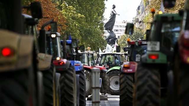 Tractors in Paris