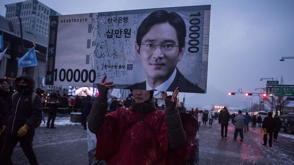 Los 'chaebol' suelen ser el foco de protestas contra su posición dominante en el país. Protesta anti-Samsung.