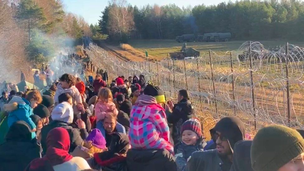 اتُهمت السلطات البيلاروسية بدفع المهاجرين نحو مناطق حدودية نائية