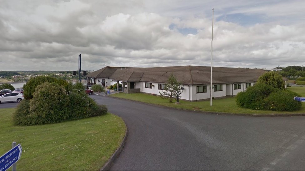 Cleddau Bridge Hotel to close and put 40 out of work BBC News