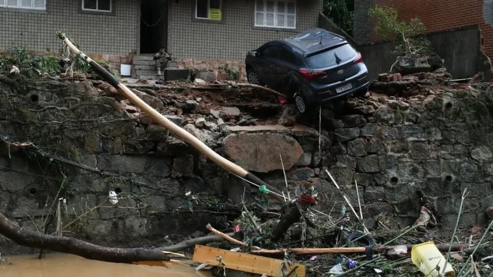 Destruição causada pela chuva