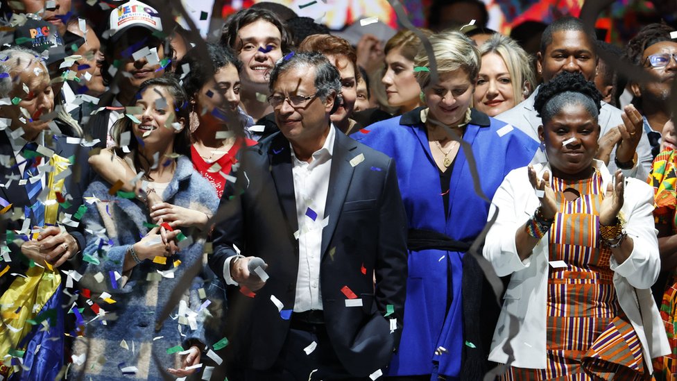 Gustavo Petro y Francia Márquez en el escenario donde dieron sus discursos.
