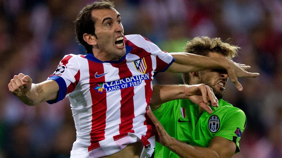 Godín es uno de los centrales más completos que existen actualmente, tanto ofensiva como defensivamente. Diego Godín