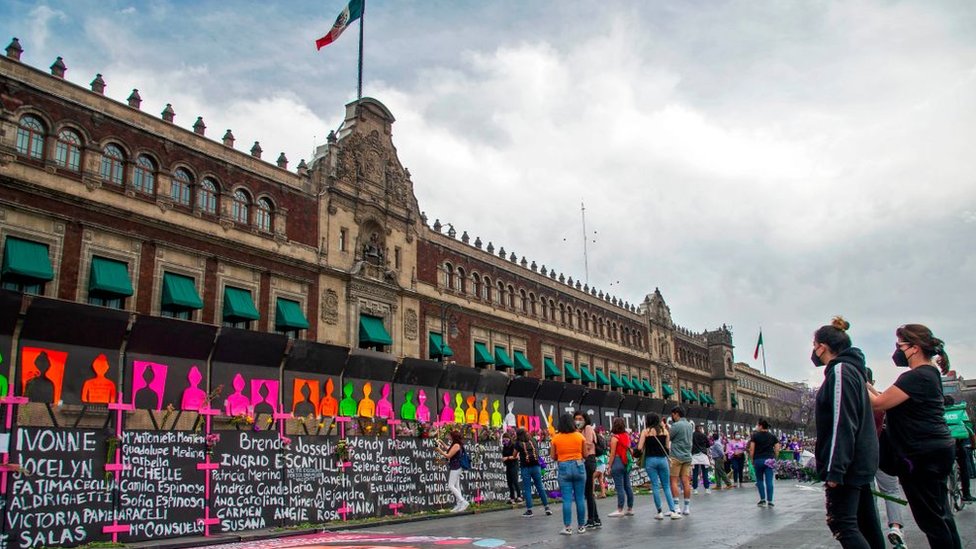 Valla en el Palacio Nacional de México.