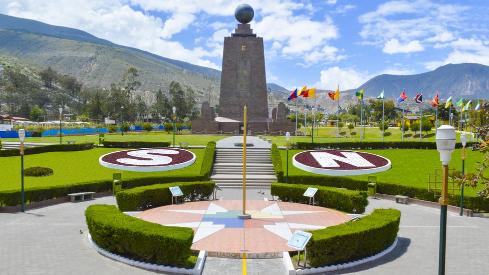 Monumento de Mitad del Mundo en Ecuador.