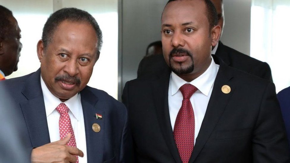 رئيس الوزراء الإثيوبي أبي أحمد (إلى اليمين) ورئيس الوزراء السوداني عبد الله حمدوك. البلدان لديهما تاريخ طويل من التنافس