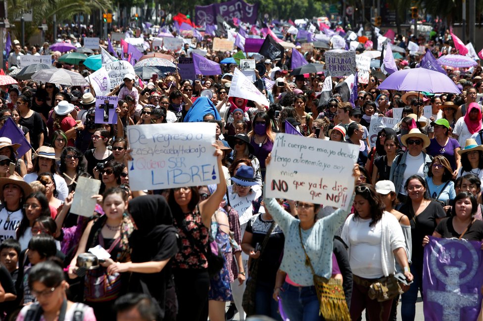 El asesinato de Mara Fernanda Castilla, de 19 años conmovió a México y llevó a la gente a protestar a las calles el 17 de septiembre. Protestas por el asesinato de Mara Fernanda Castilla, de 19 años.