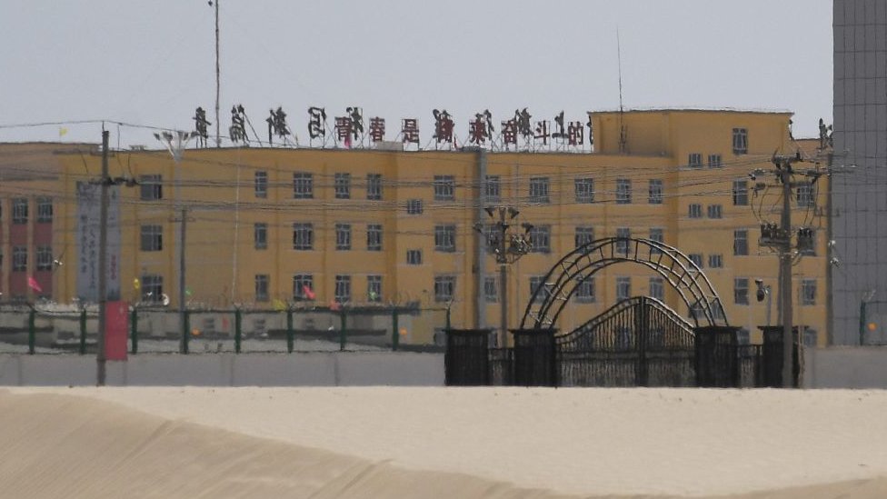 Guardian: 'Model vatandaş' olan Uygurlar da Çin'in toplama kamplarından kurtulamıyor